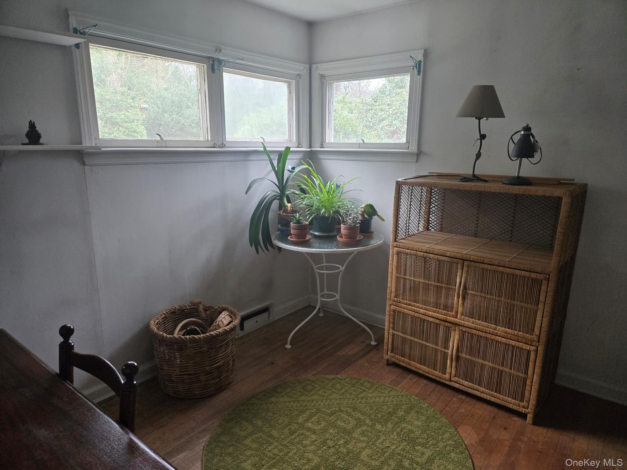 858 Fort Salonga Road Northport, NY 11768 - Photo 8 of 12 a room with toys and windows