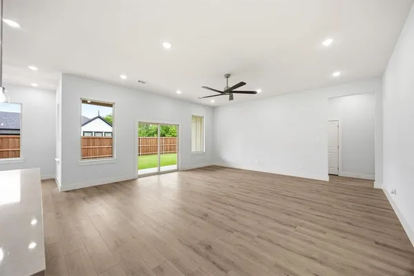 $455,000 | 508 Waikiki Trail, Tool, TX 75143