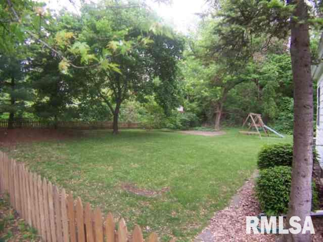 1923 Jersey Ridge Road Davenport, IA 52803 - Photo 2 of 9 Gallery Image 2