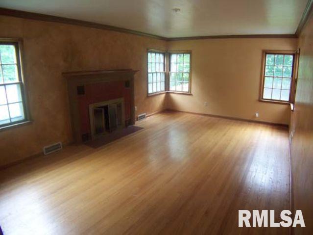 1923 Jersey Ridge Road Davenport, IA 52803 - Photo 4 of 9 Gallery Image 4