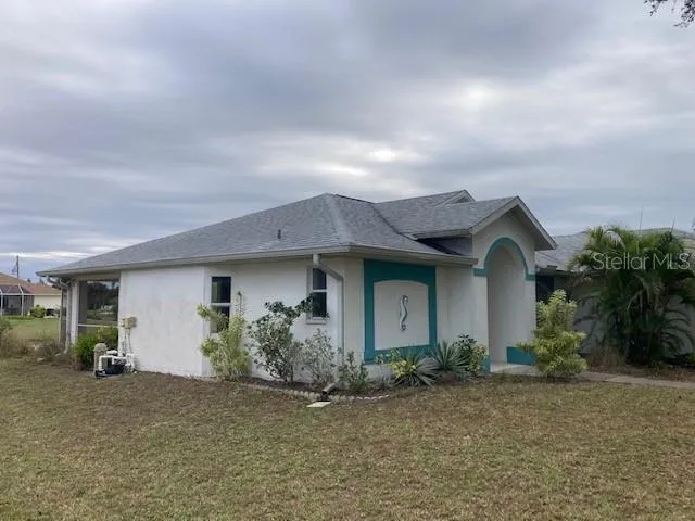a front view of house with yard