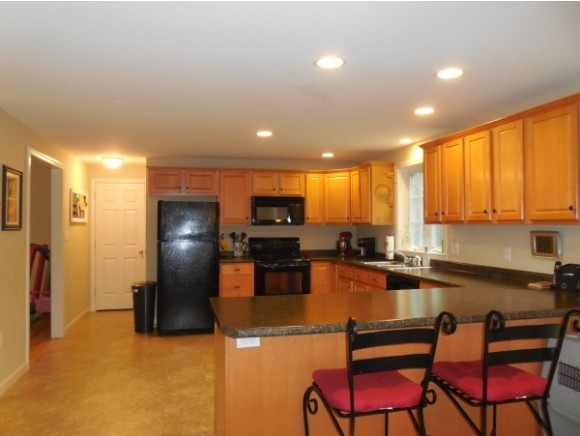 31 Jonathan Avenue Rochester, NH 03839 - Photo 5 of 29