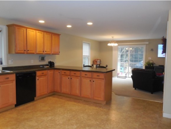 31 Jonathan Avenue Rochester, NH 03839 - Photo 6 of 29