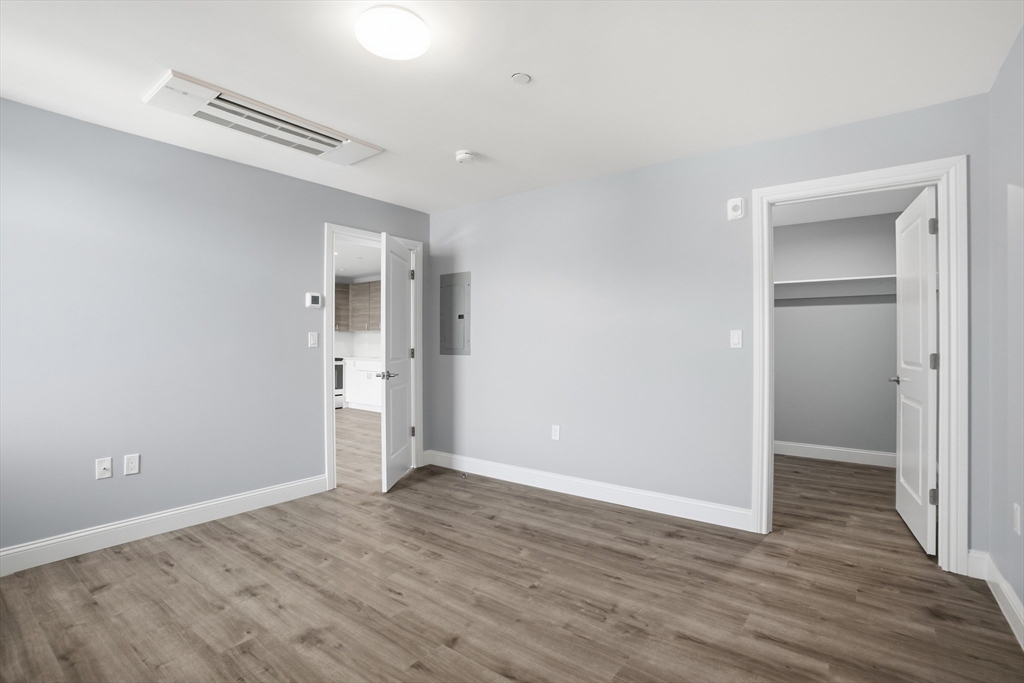 632 Centre Street, Unit 302 Boston, MA 02130 - Photo 7 of 14