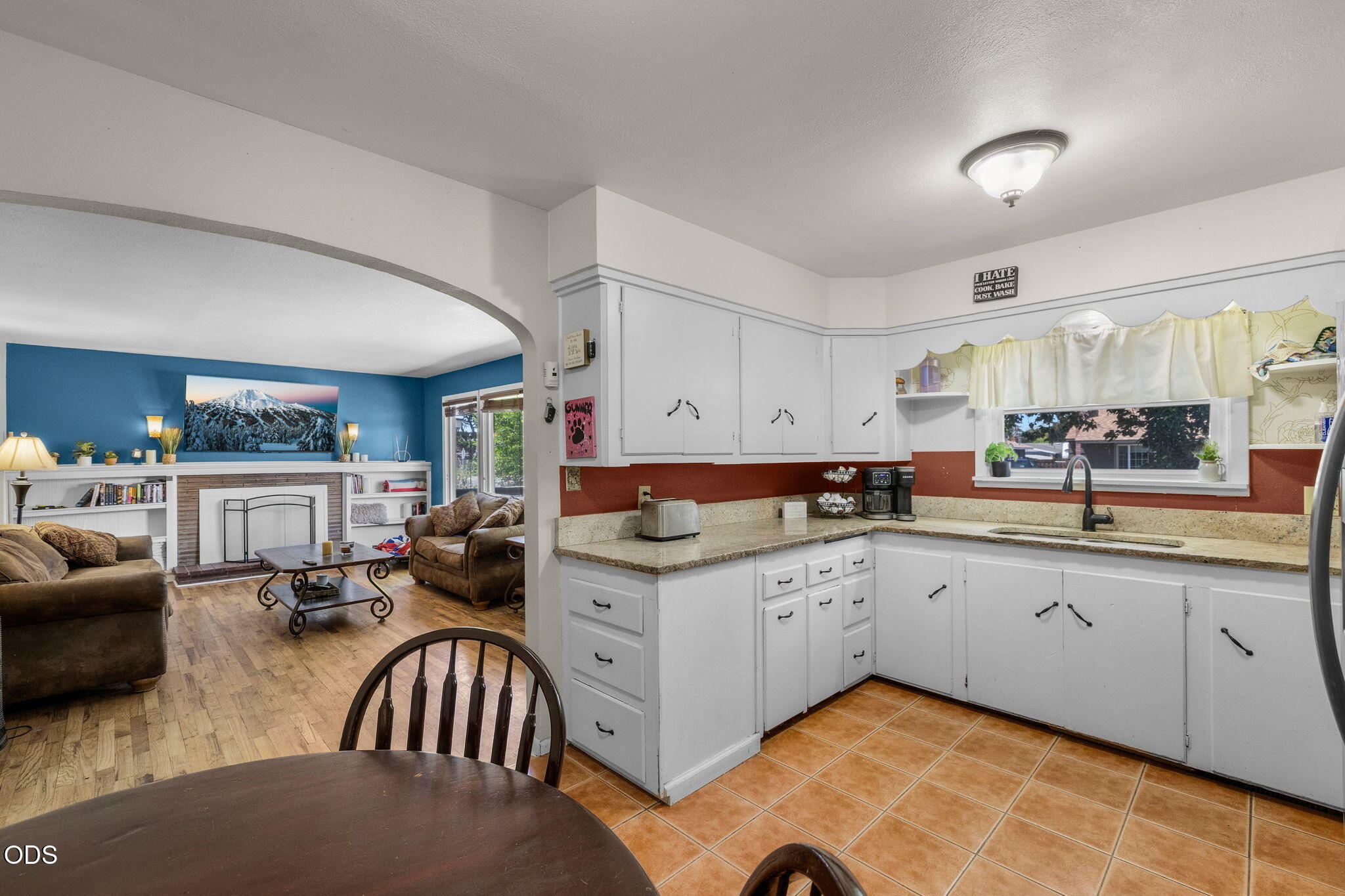 1036 Southwest 13th Street Redmond, OR 97756 - Photo 9 of 29