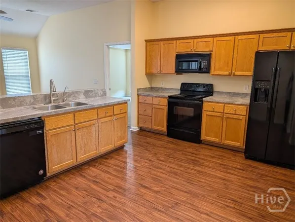 $2,350 | 320 Young Way, Richmond Hill, GA 31324