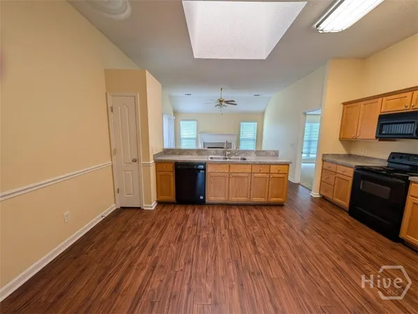 $2,350 | 320 Young Way, Richmond Hill, GA 31324