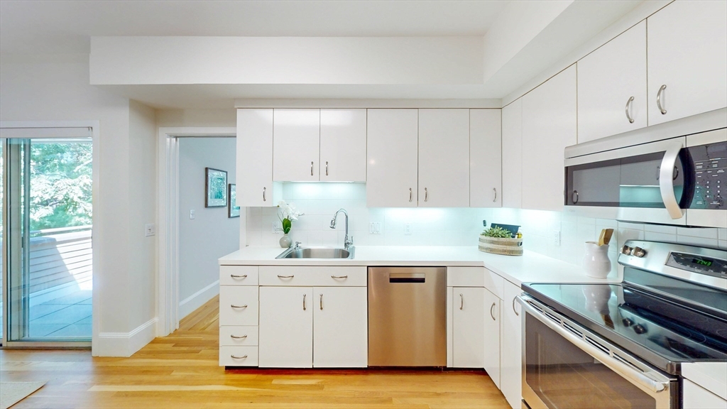 232 Allandale Road, Unit 2D Boston, MA 02467 - Photo 24 of 32