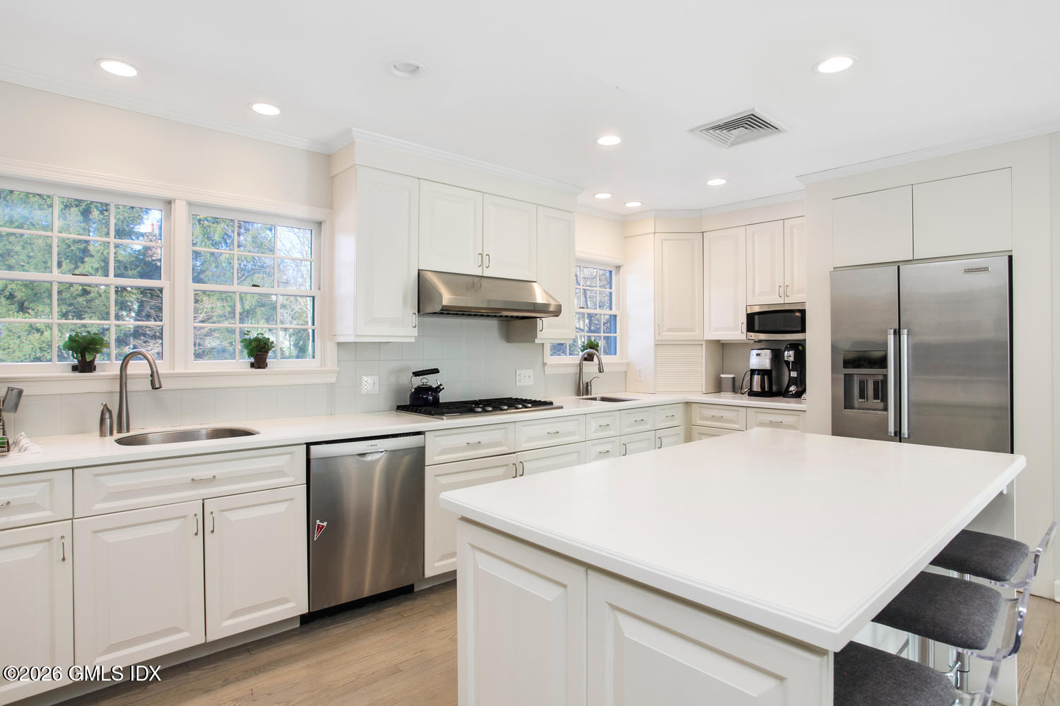 8 Indian Point Lane Riverside, CT 06878 - Photo 13 of 26 kitchen