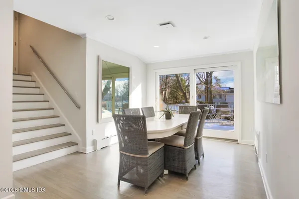 $5,800,000 | 8 Indian Point Lane, Riverside, CT 06878