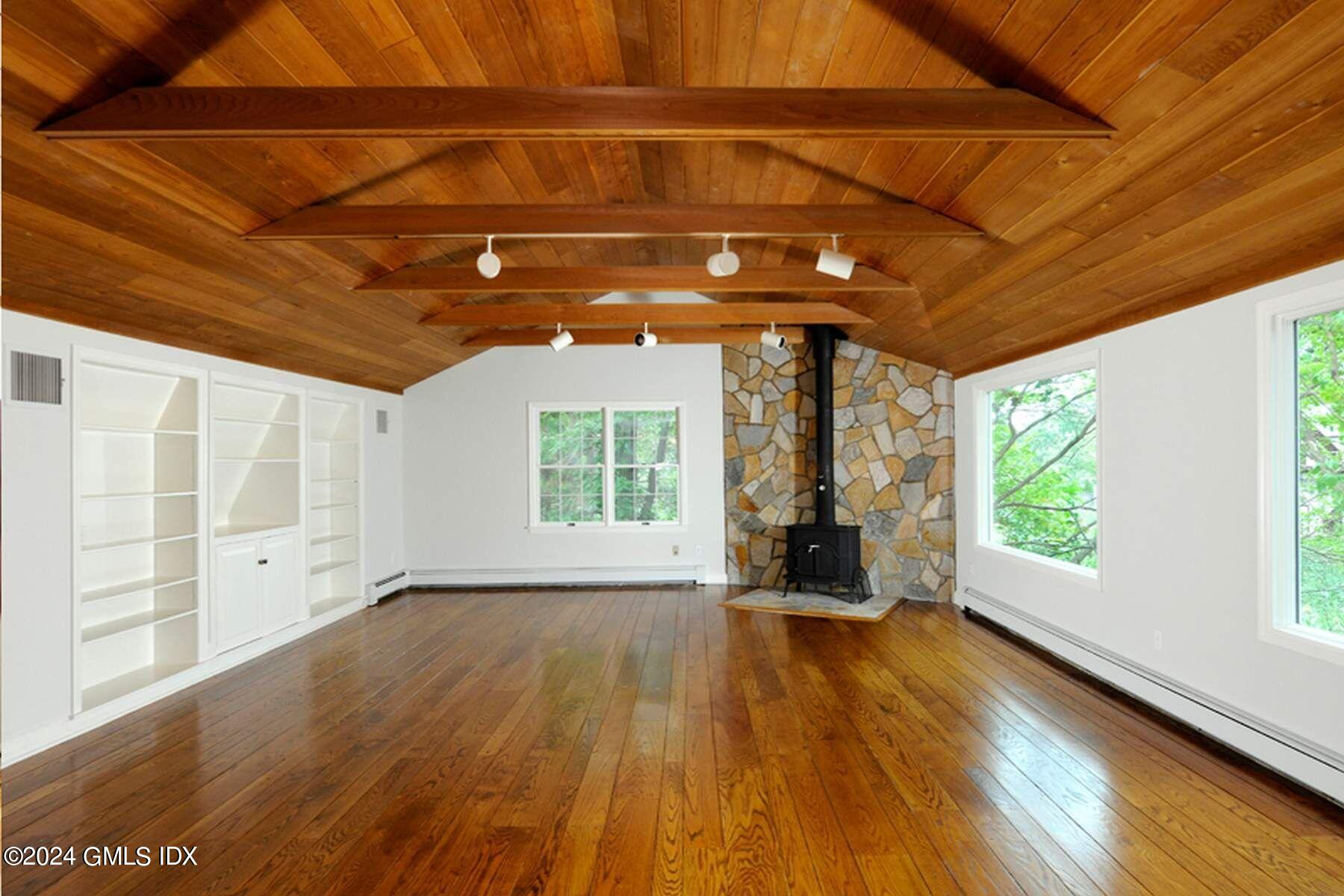 8 Indian Point Lane Riverside, CT 06878 - Photo 17 of 26 Family room