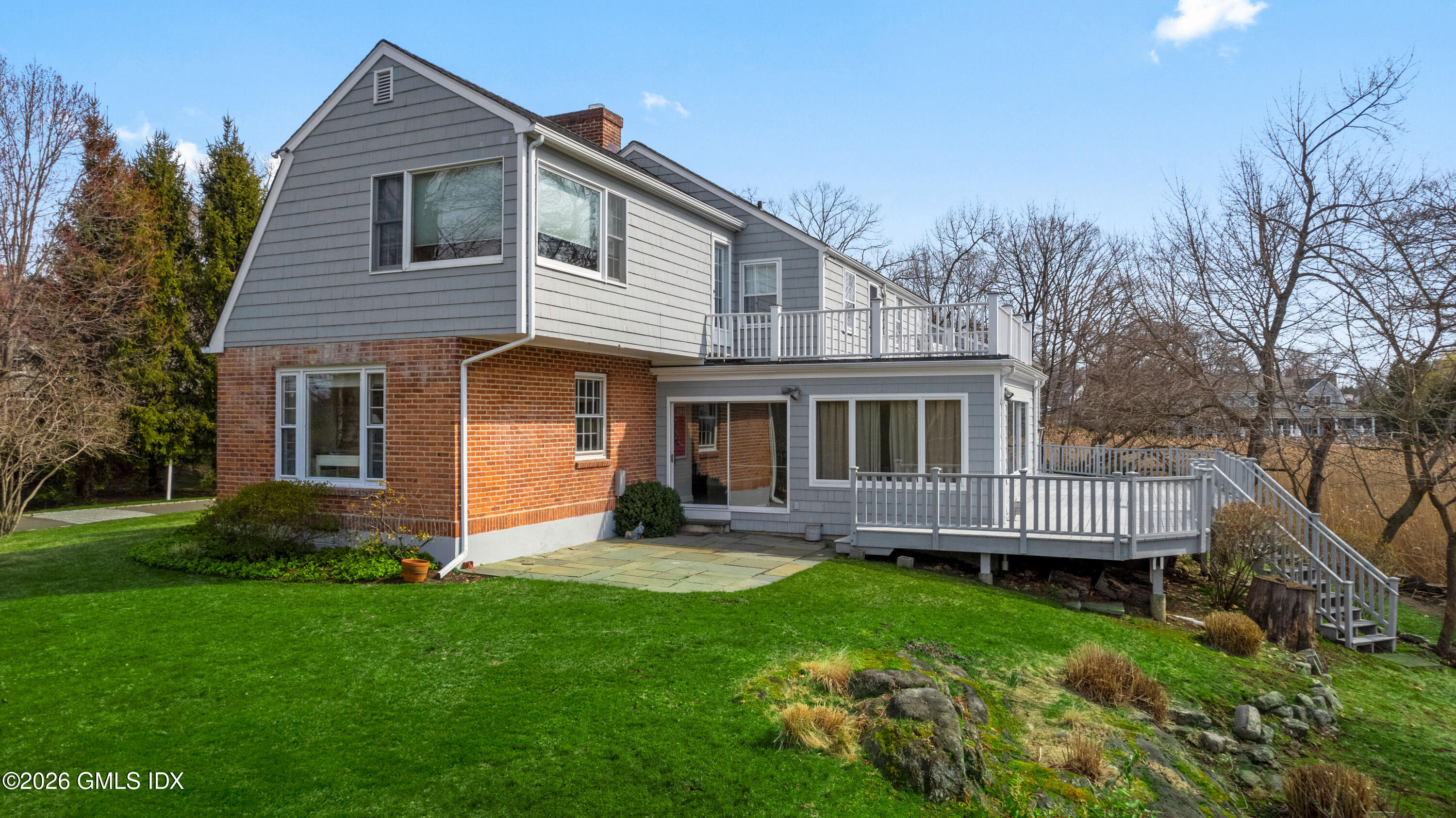 8 Indian Point Lane Riverside, CT 06878 - Photo 23 of 26 side yard