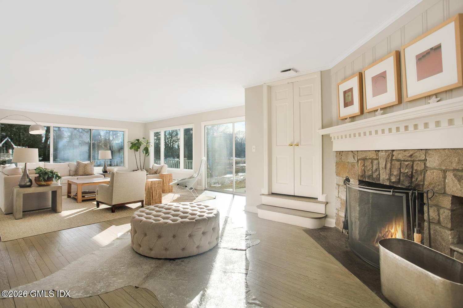 8 Indian Point Lane Riverside, CT 06878 - Photo 10 of 26 living room