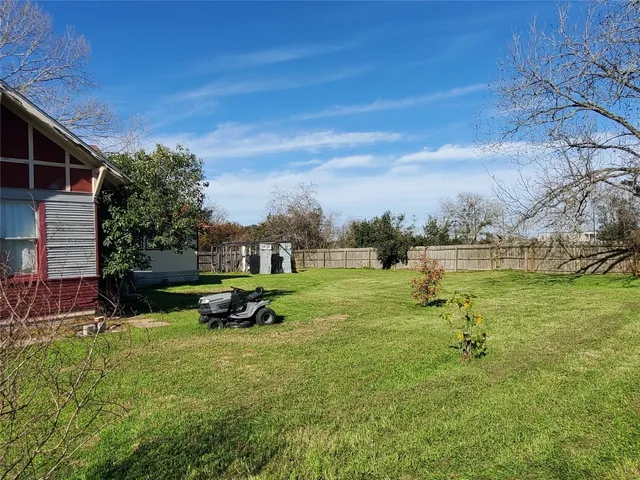 $199,000 | 422 West North Main Street, Flatonia, TX 78941