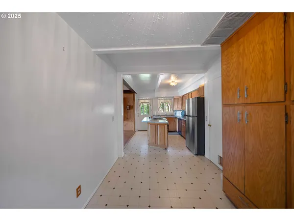 $549,990 | 83049 Siltcoos Station Road, Westlake, OR 97493