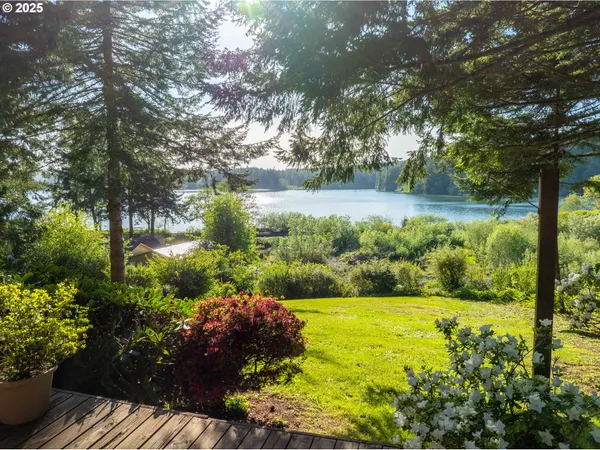 $549,990 | 83049 Siltcoos Station Road, Westlake, OR 97493