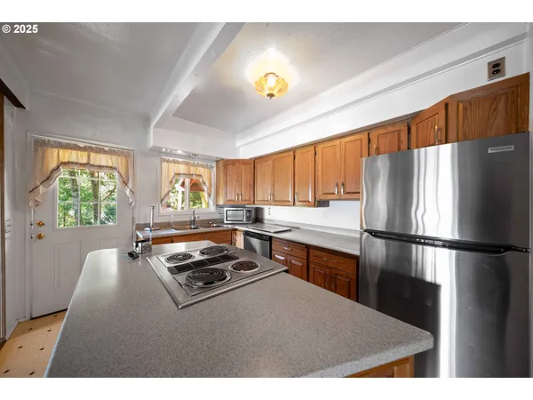 $549,990 | 83049 Siltcoos Station Road, Westlake, OR 97493