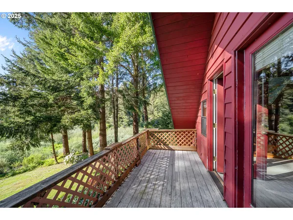 $549,990 | 83049 Siltcoos Station Road, Westlake, OR 97493