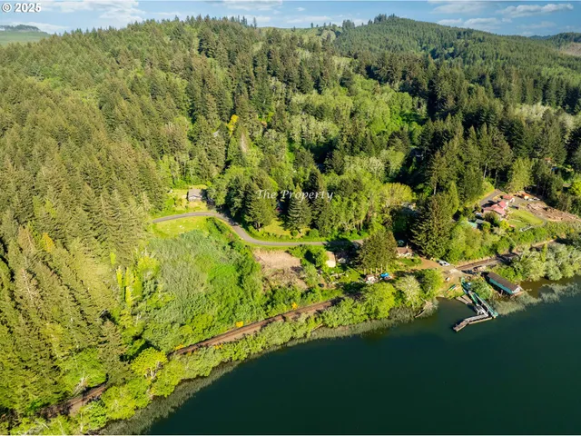 $549,990 | 83049 Siltcoos Station Road, Westlake, OR 97493