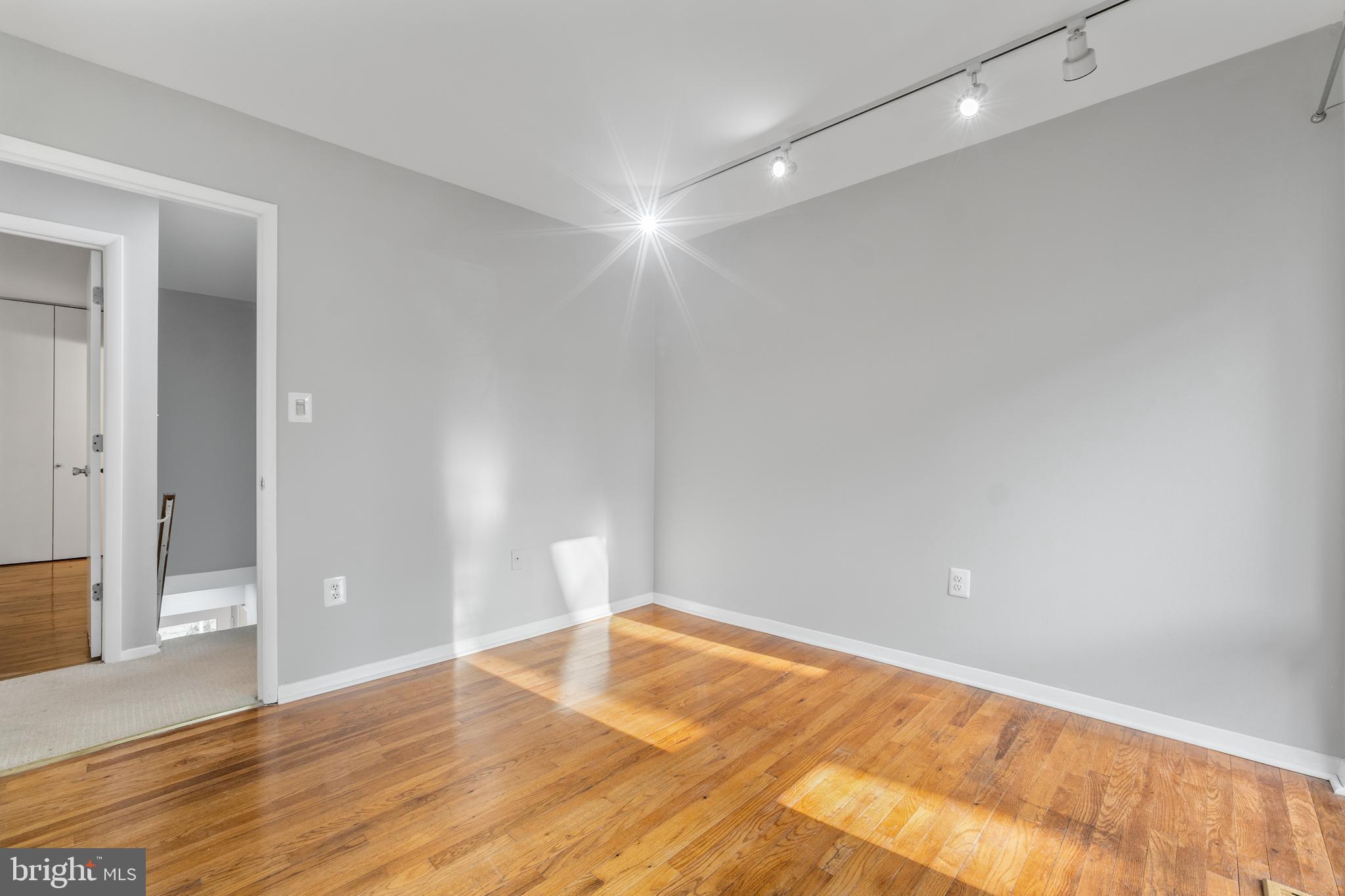 1781 Wainwright Drive Reston, VA 20190 - Photo 23 of 40