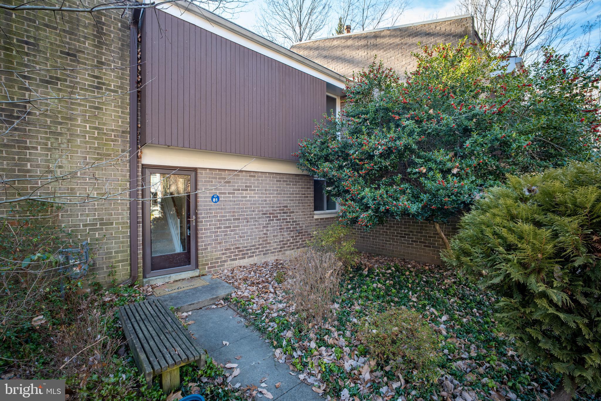 1781 Wainwright Drive Reston, VA 20190 - Photo 4 of 40