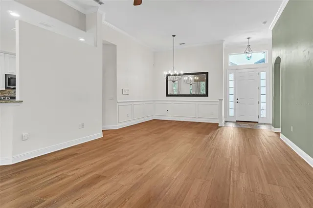 a view of room with ceiling fan