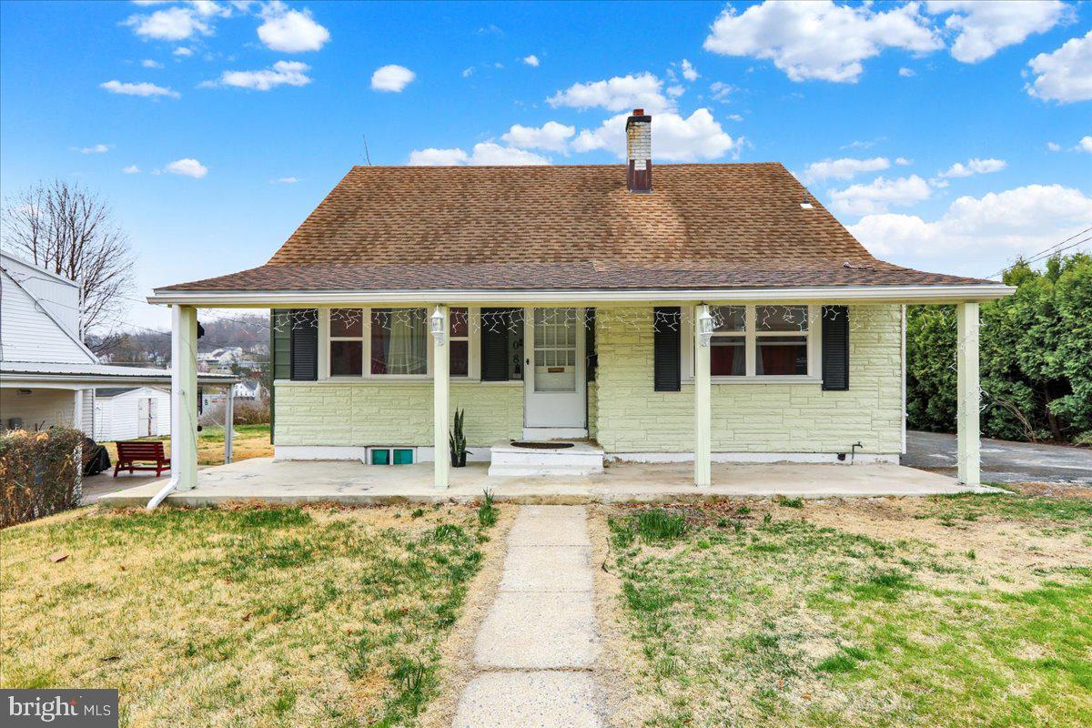 108 Gerald Avenue Reading, PA 19607 - Photo 18 of 25 a front view of a house with garden
