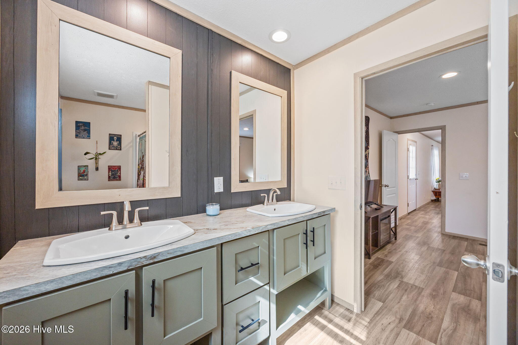 728 James Street Hubert, NC 28539 - Photo 19 of 30 29-web-or-mls-728 James St. 61