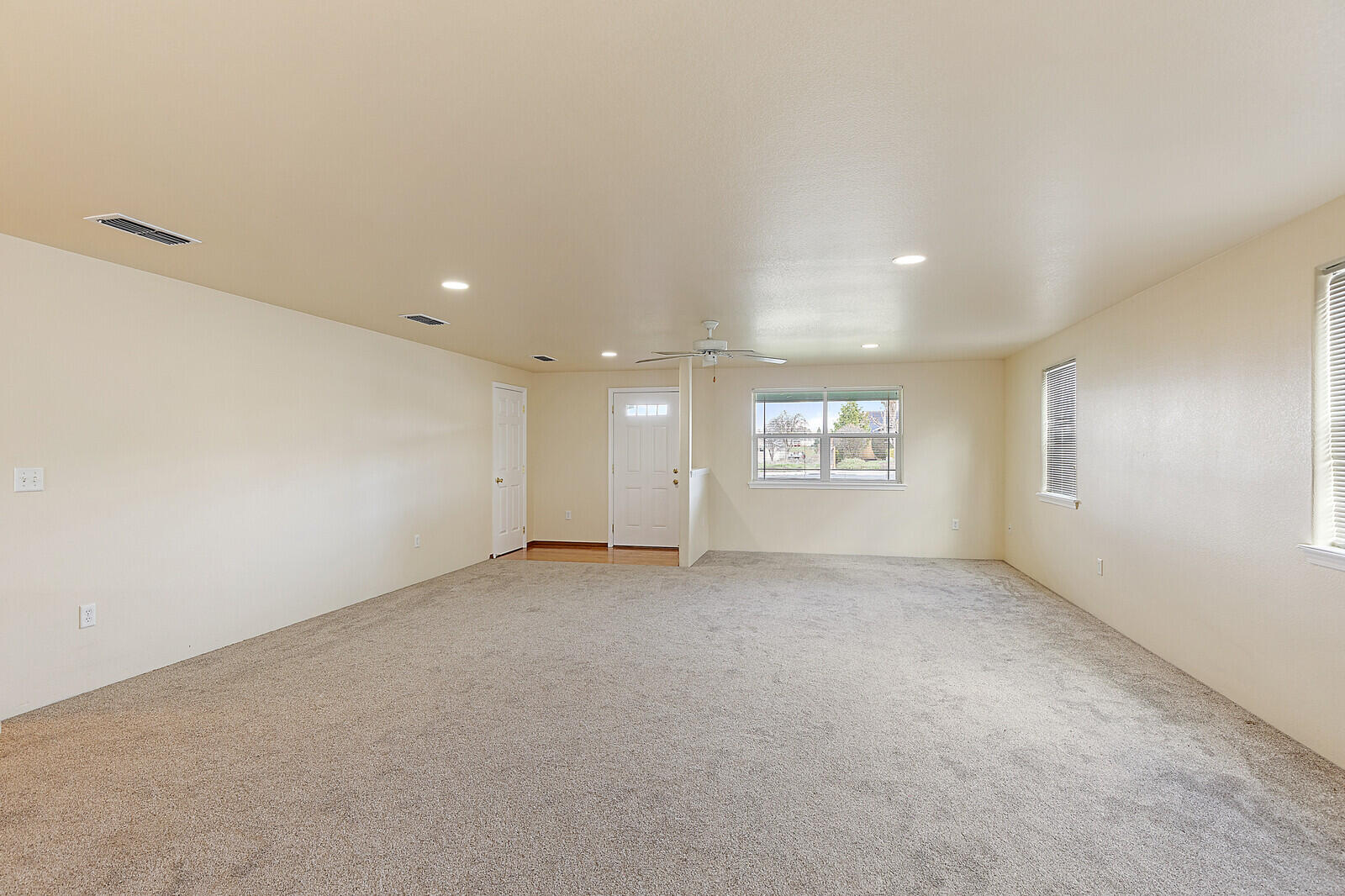 560 Barton Road Eagle Point, OR 97524 - Photo 7 of 30 08_BR_8_mls