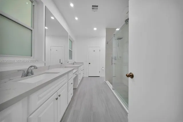 $1,900,000 | 520 Morningside Drive, Miami Springs, FL 33166