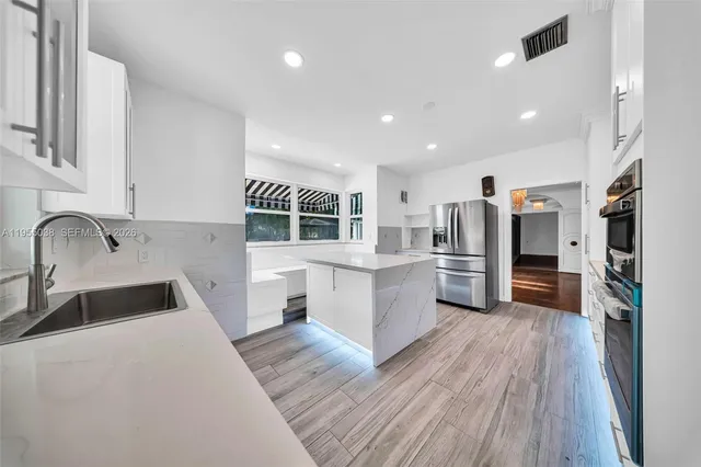 $1,900,000 | 520 Morningside Drive, Miami Springs, FL 33166