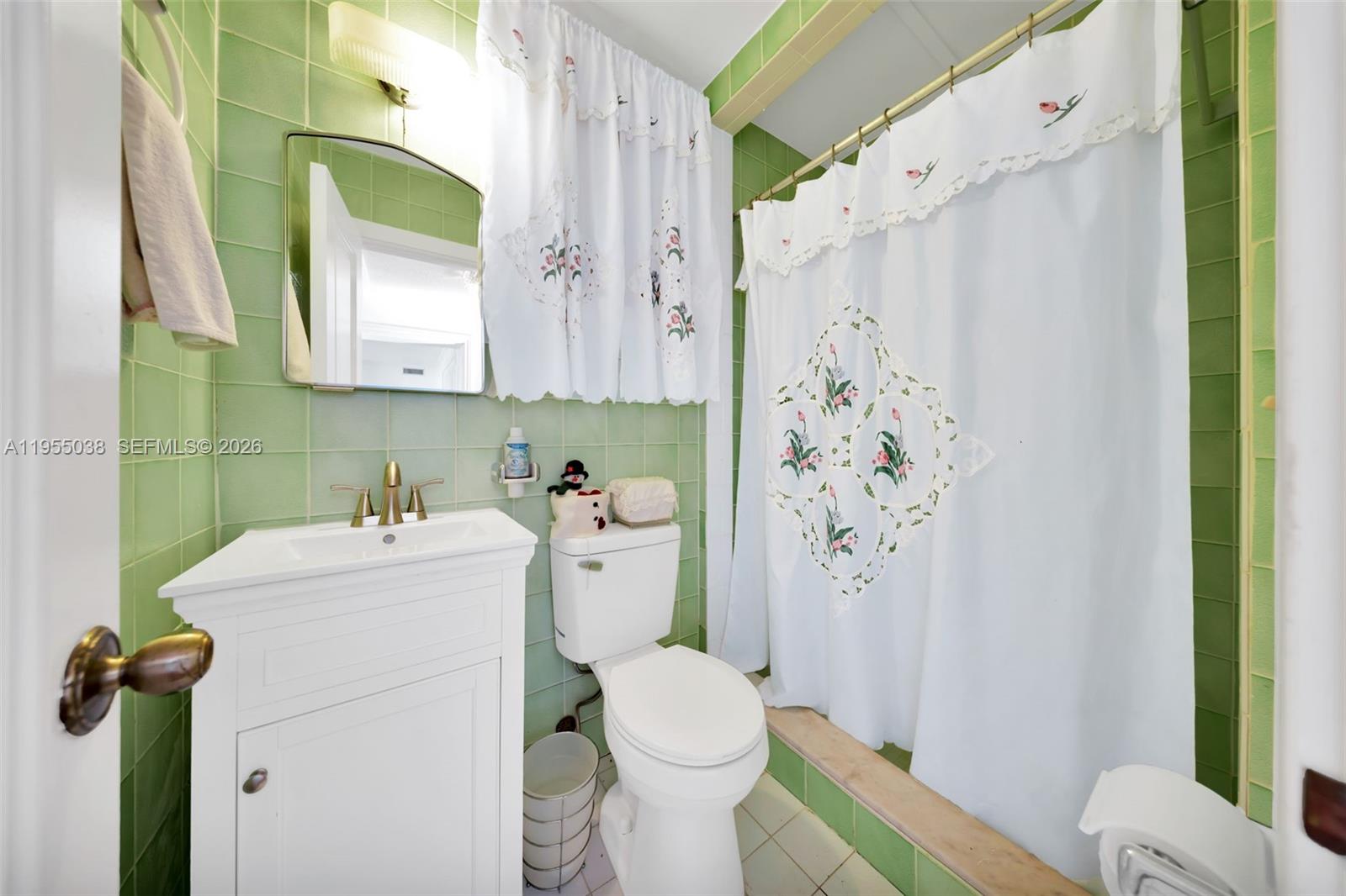 520 Morningside Drive Miami Springs, FL 33166 - Photo 33 of 58