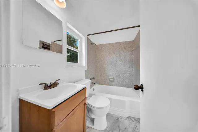 $1,900,000 | 520 Morningside Drive, Miami Springs, FL 33166