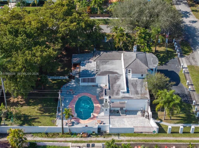 $1,900,000 | 520 Morningside Drive, Miami Springs, FL 33166