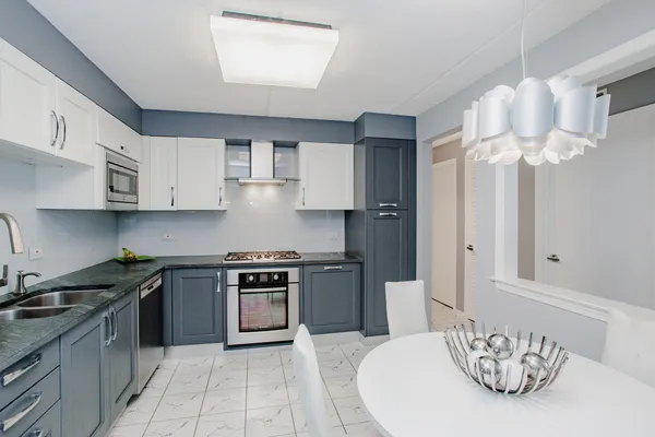 $385,000 | 8540 West Foster Avenue, Unit 504, Norridge, IL 60706