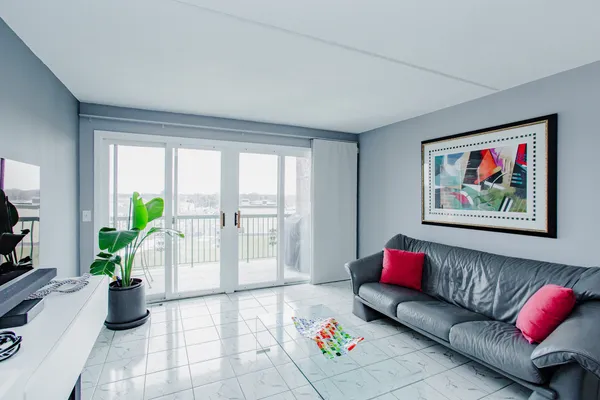 $385,000 | 8540 West Foster Avenue, Unit 504, Norridge, IL 60706