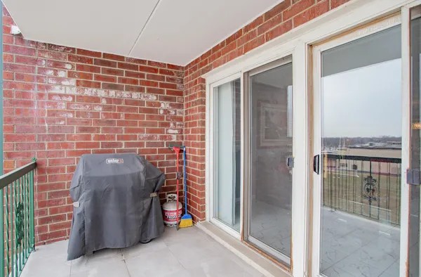 $385,000 | 8540 West Foster Avenue, Unit 504, Norridge, IL 60706