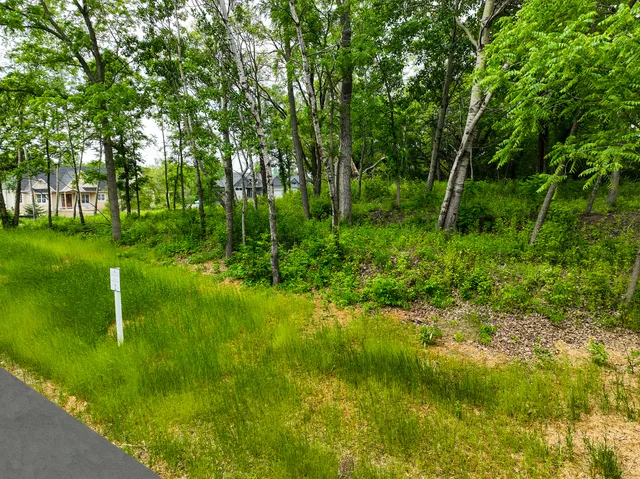 $215,000 | 2685 Woodcliffe Trail, Hastings, MN 55033