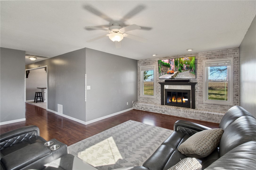 18109 Harrison Street Road Charleston, IL 61920 - Photo 9 of 22 Gallery Image 9