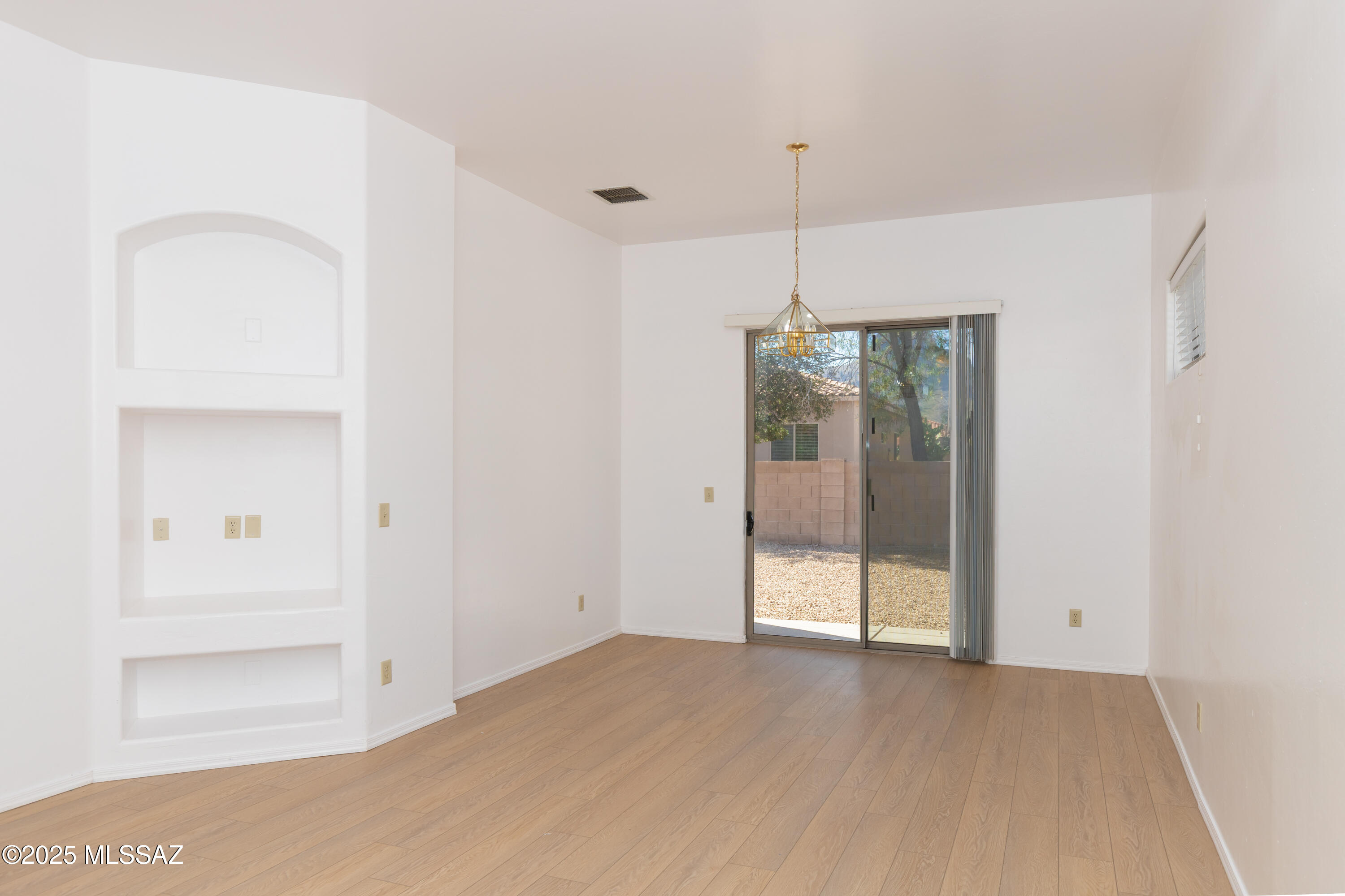 7567 West Pepper Ridge Road Tucson, AZ 85743 - Photo 10 of 28 Gallery Image 10