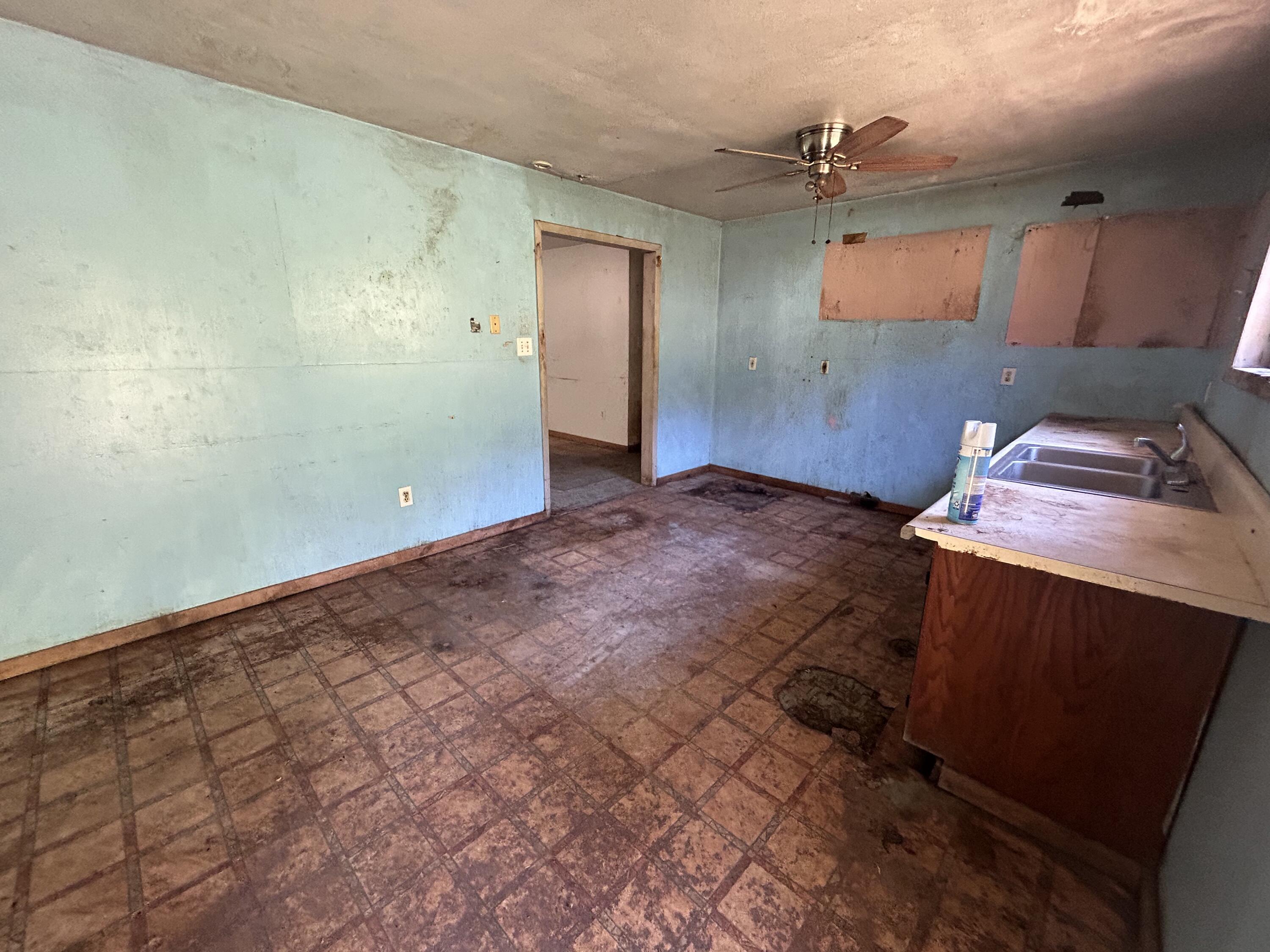 357 Sizemore Road Monticello, KY 42633 - Photo 20 of 50 Kitchen