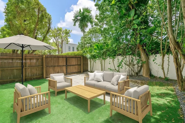 $1,650,000 | 3318 Day Avenue, Unit 6, Miami, FL 33133