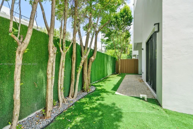 $1,650,000 | 3318 Day Avenue, Unit 6, Miami, FL 33133