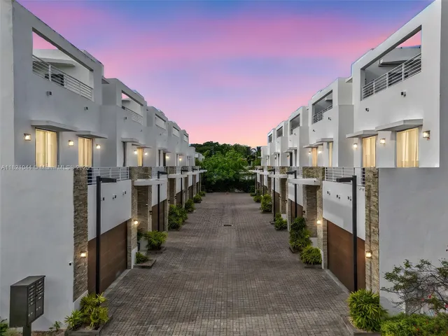 $1,650,000 | 3318 Day Avenue, Unit 6, Miami, FL 33133