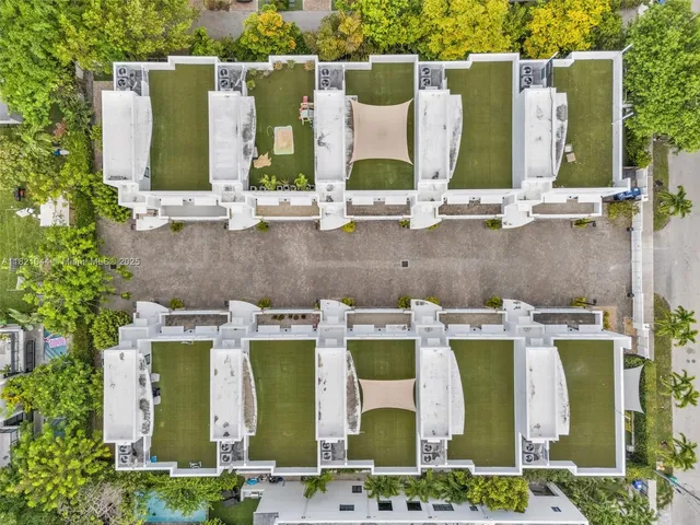 $1,650,000 | 3318 Day Avenue, Unit 6, Miami, FL 33133