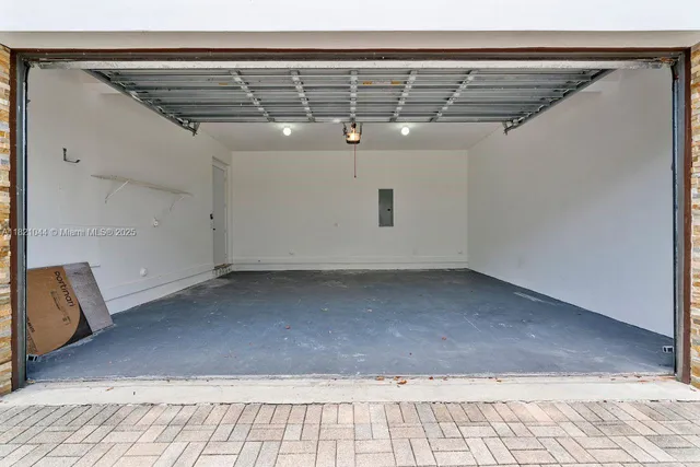 $1,650,000 | 3318 Day Avenue, Unit 6, Miami, FL 33133