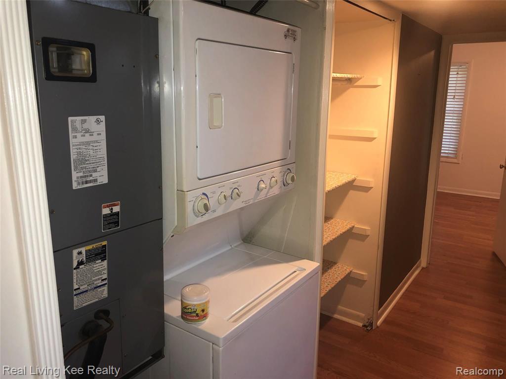 507 East University Drive, Unit 402 Rochester, MI 48307 - Photo 8 of 17