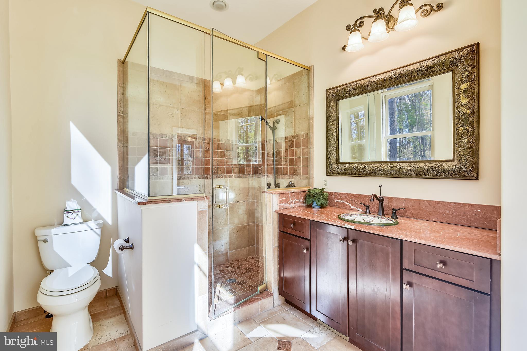 38283 Hughesville Road Leesburg, VA 20175 - Photo 23 of 77 Main level full bathroom