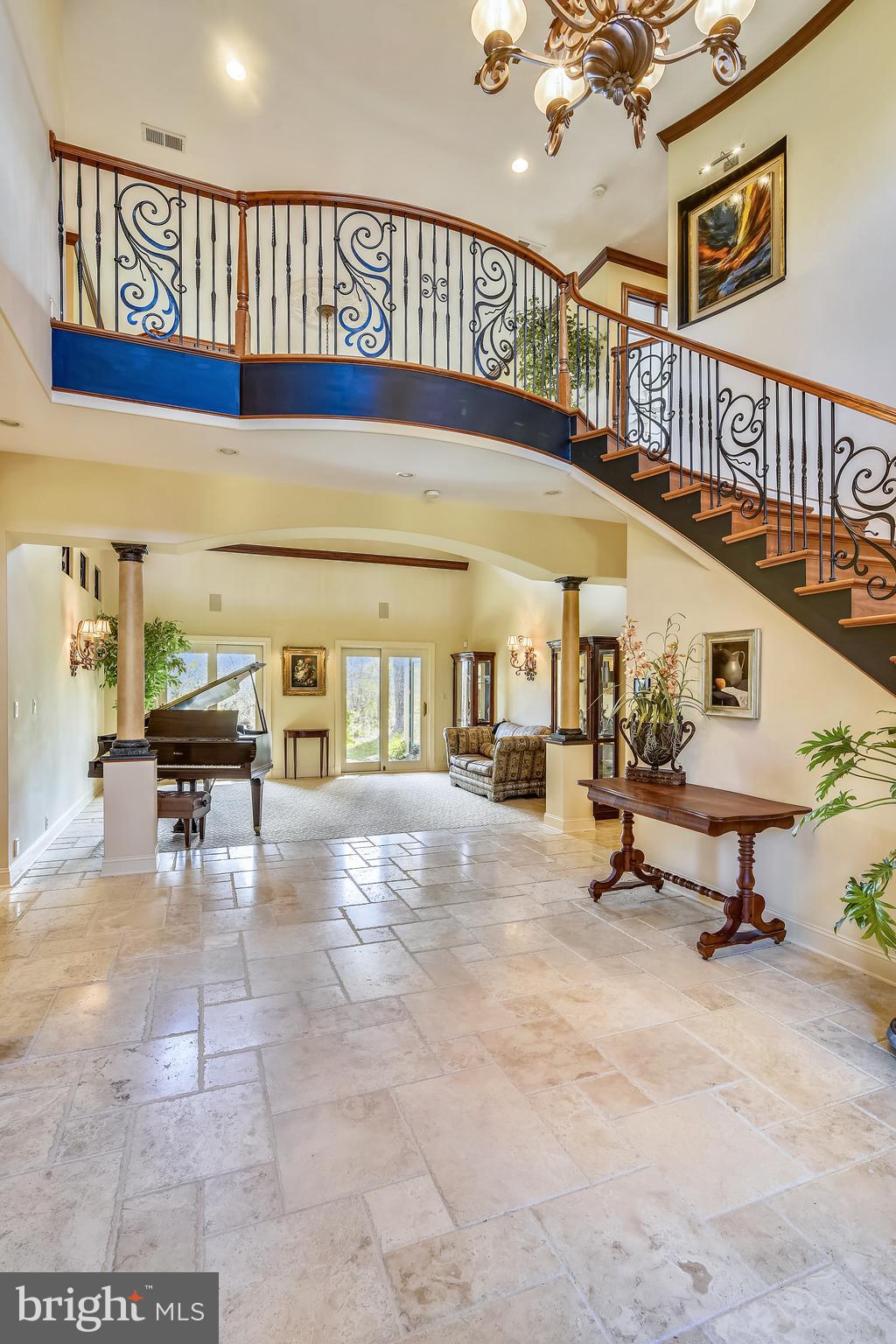38283 Hughesville Road Leesburg, VA 20175 - Photo 5 of 77 Two story grand entrance foyer