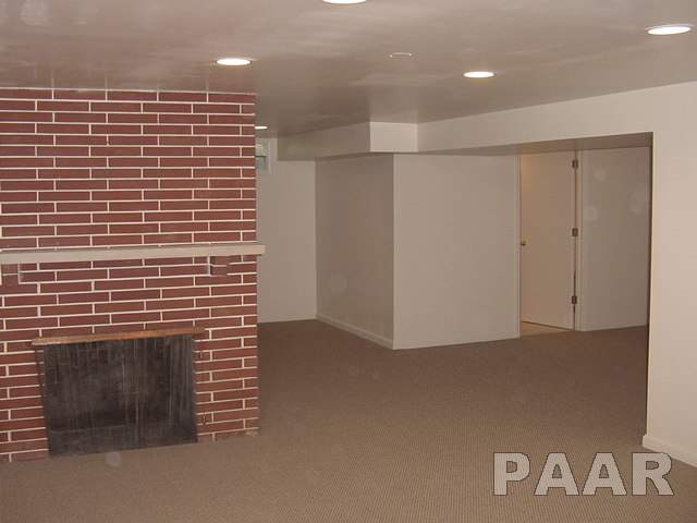 2116 West Kennard Road Peoria, IL 61614 - Photo 11 of 15 Gallery Image 11